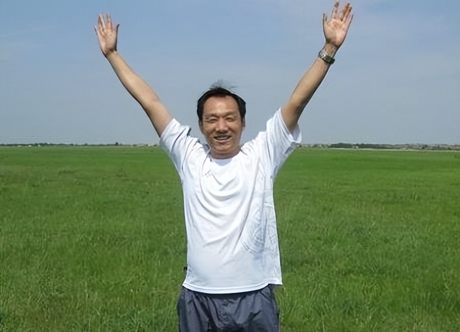 58岁前国脚孙贤禄：曾与贝利互换球衣，离婚后娶巴西女富豪