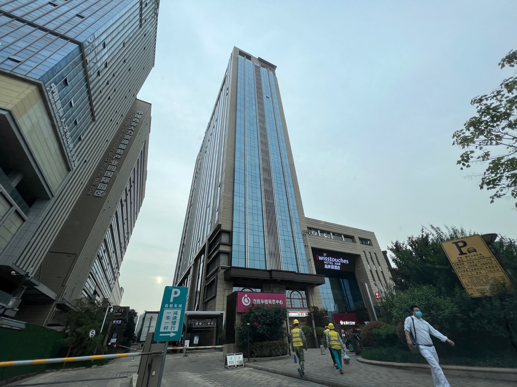 信义玻璃自爆谁负责,信义玻璃事件