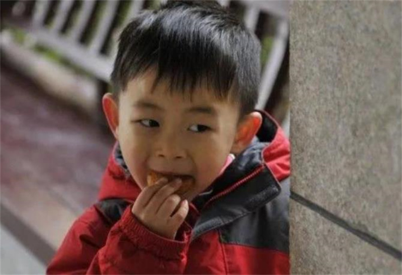 11年前被父母逼零下13度跑的男孩,11年前被父母逼零下10度跑的男孩