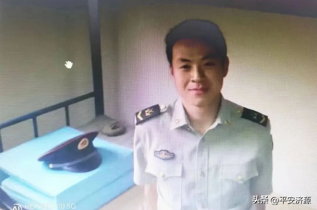 致敬八一戎装虽改初心不变,致敬八一致敬军人