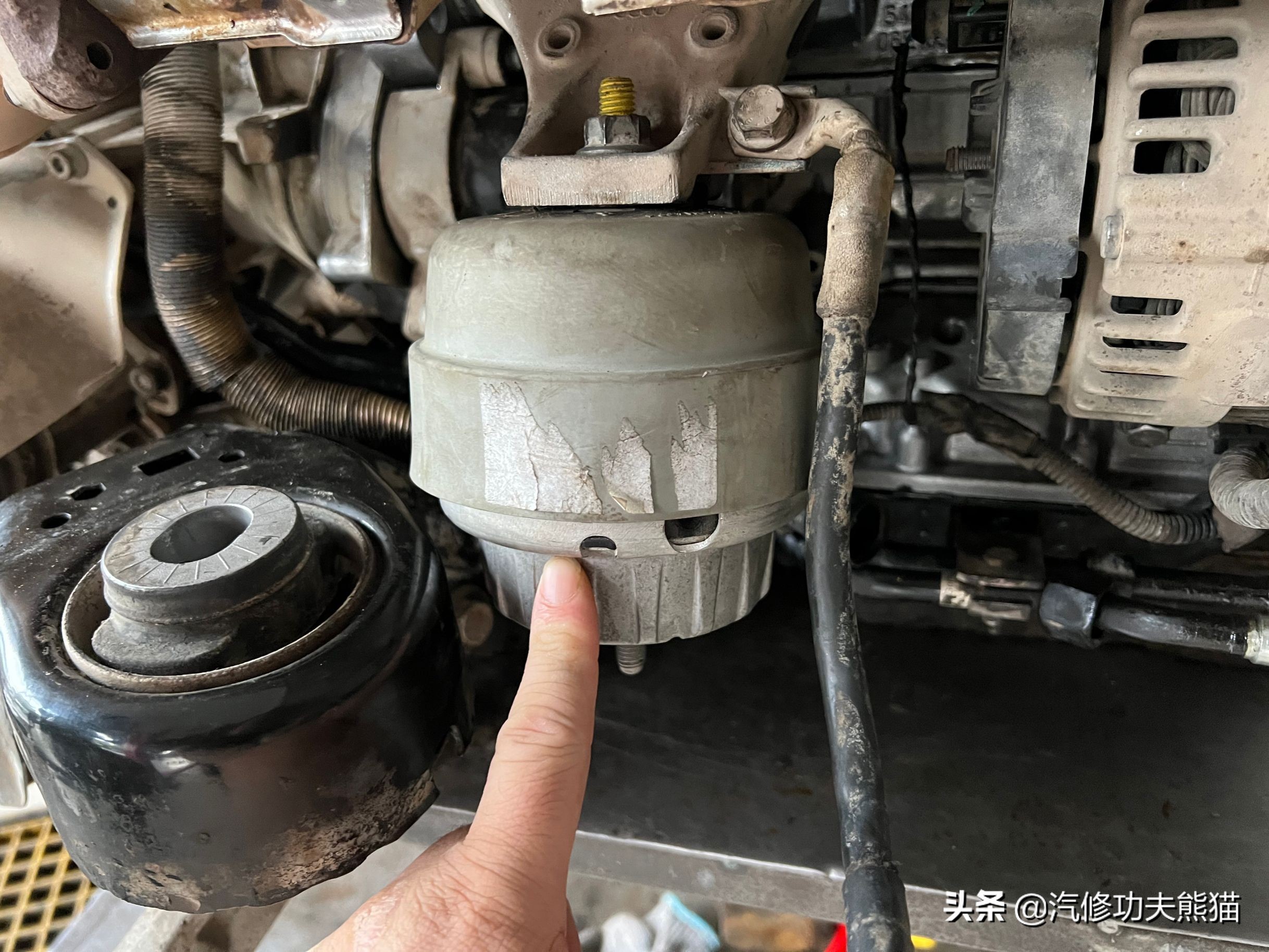 奥迪a6五百块钱,奥迪a65000公里烧一升机油维修