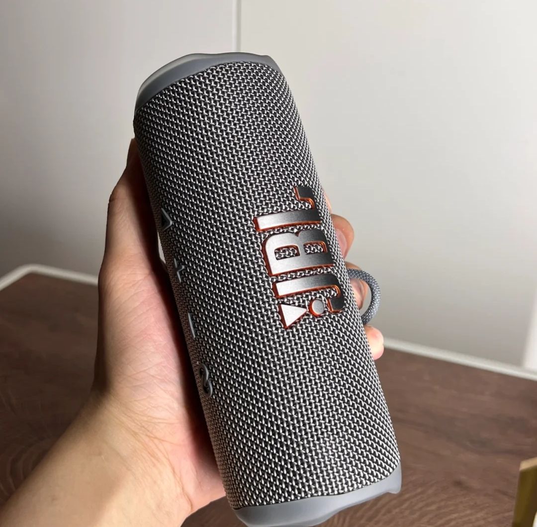 第一个情人节送男朋友什么礼物好,情人节送男朋友礼物排行榜前十名