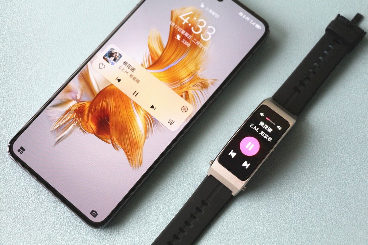 手环耳机二合一华为b7上手体验,华为什么时候发布新款B7手环