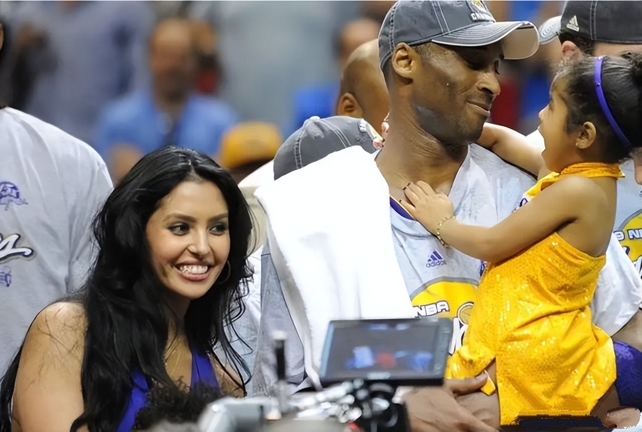 科比退役球衣瓦妮莎,科比死后瓦妮莎得到了多少钱