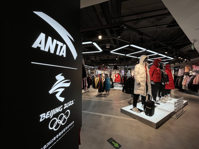 为什么啥都不懂的人喜欢穿名牌,爱穿打折名牌的人