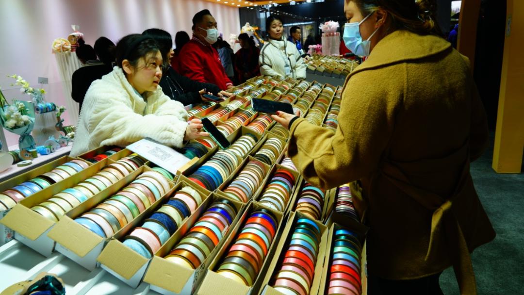 从‘弗洛伊德’色到秋天美拉德风,匹配高端花礼的丝带能有多美?