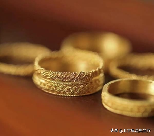 黄金饰品为什么变白,黄金饰品变色了怎么办