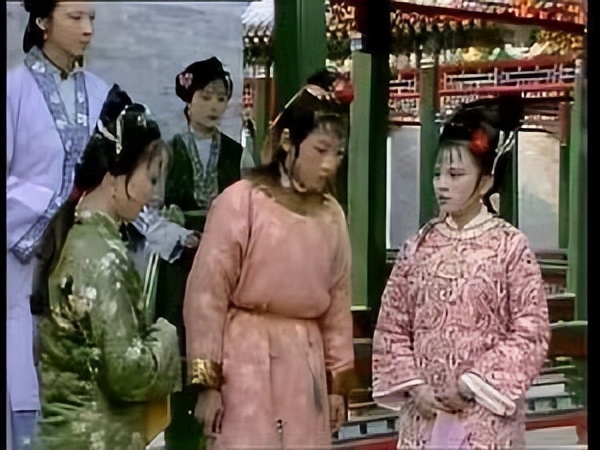 宝玉的那块玉最后去哪了 (第三十七回贾芸给宝玉带来了什么)