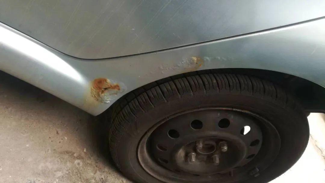 2010款比亚迪f0翻新案例,比亚迪f0全车翻新喷漆多少钱