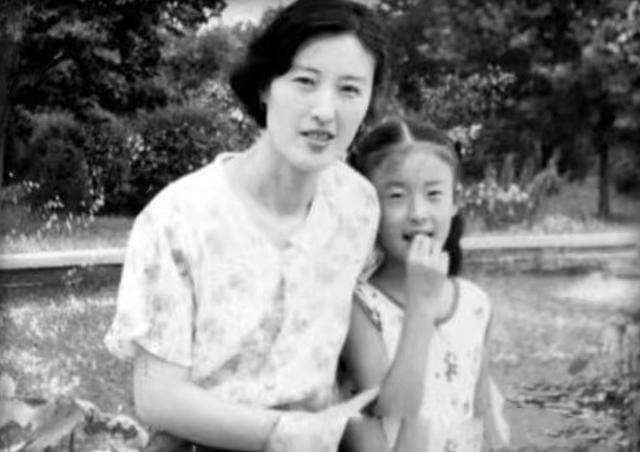 被前任一渣再渣，私密照两次外泄，车模*兽兽**看男人的眼光太差了