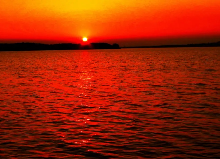 临江仙滚滚长江东逝水诗句,滚滚长江东逝水诗词意境