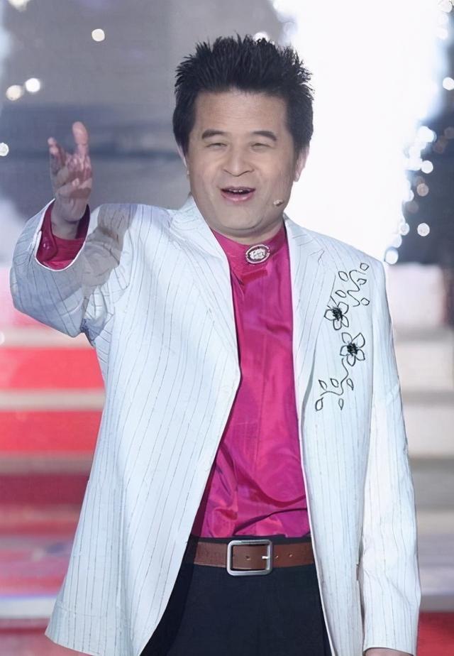 64岁毕福剑近况曝光！曾祸从口出被央视开除，如今竟成了如此模样