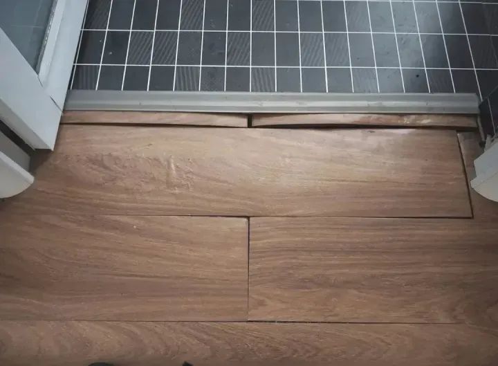 木地板通铺起拱能自己恢复吗,已经铺好的木地板不平怎么补救