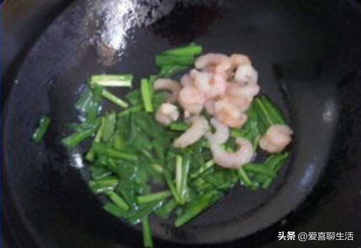 吃什么菜对腰恢复好,腰疼饮食要喝什么汤补腰