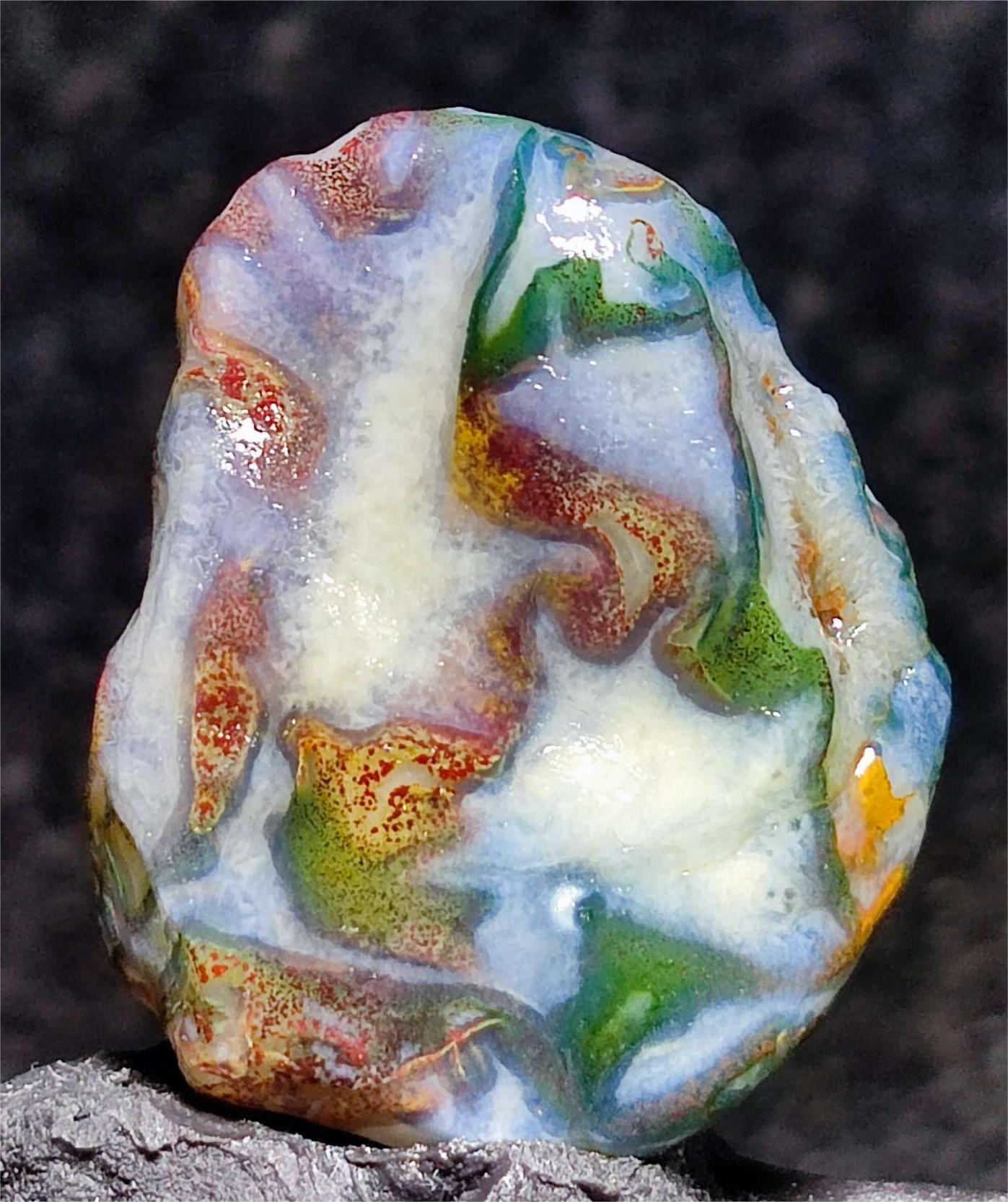 不一样的多彩世界，戈壁奇石玛瑙