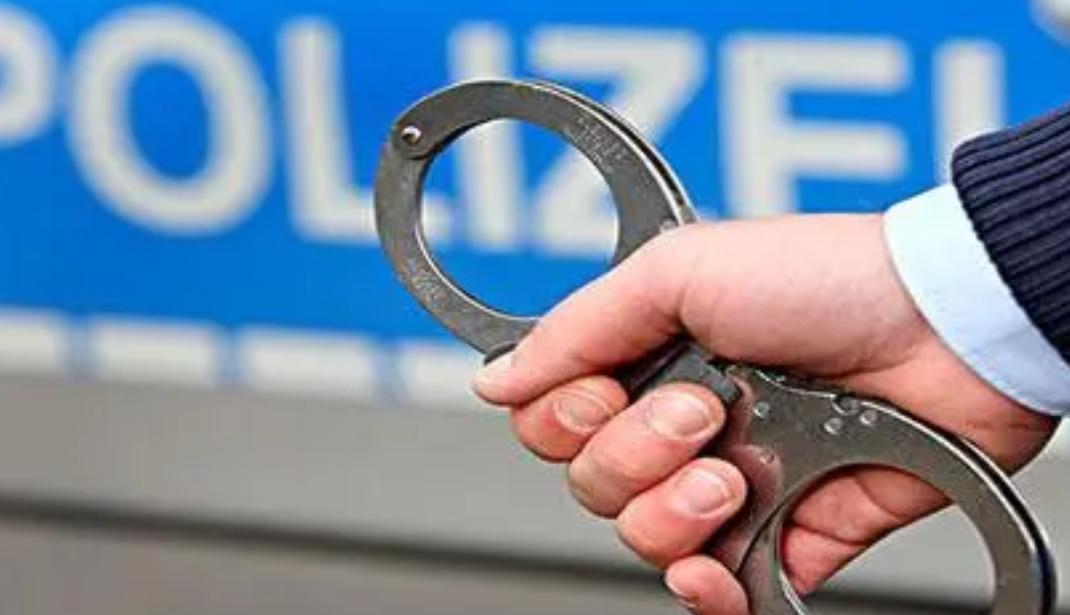 男子因夫妻生活不和谐，便盯上了自己的小姨子，姐姐做法大快人心