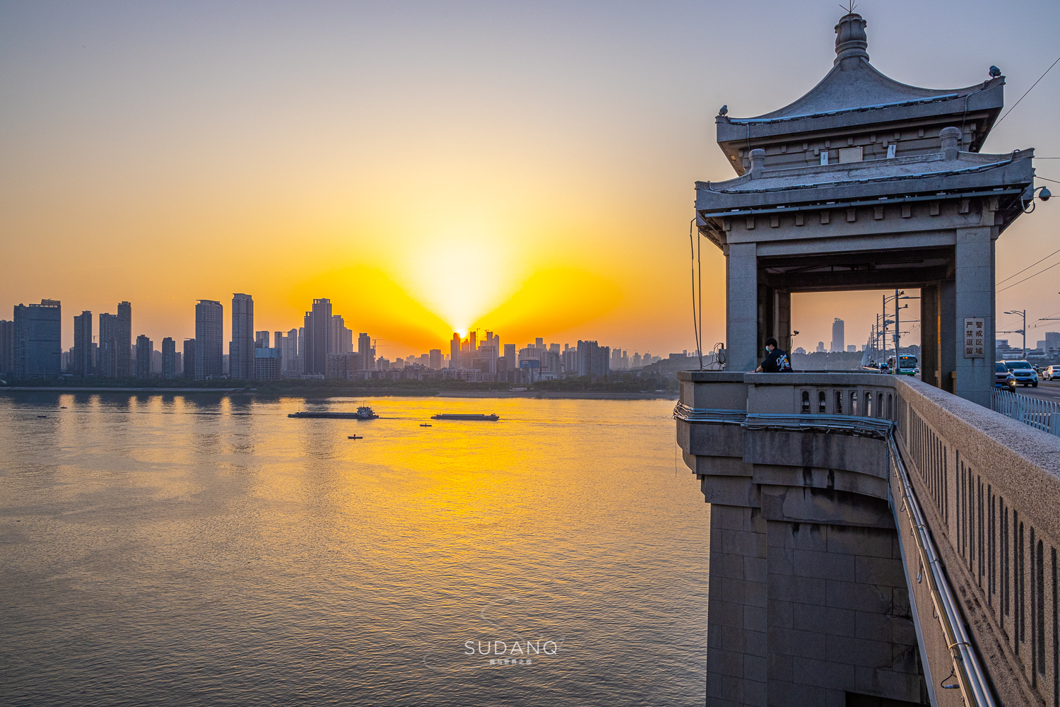 武汉建桥实力世界第一,武汉第一座长江大桥始建于哪一年