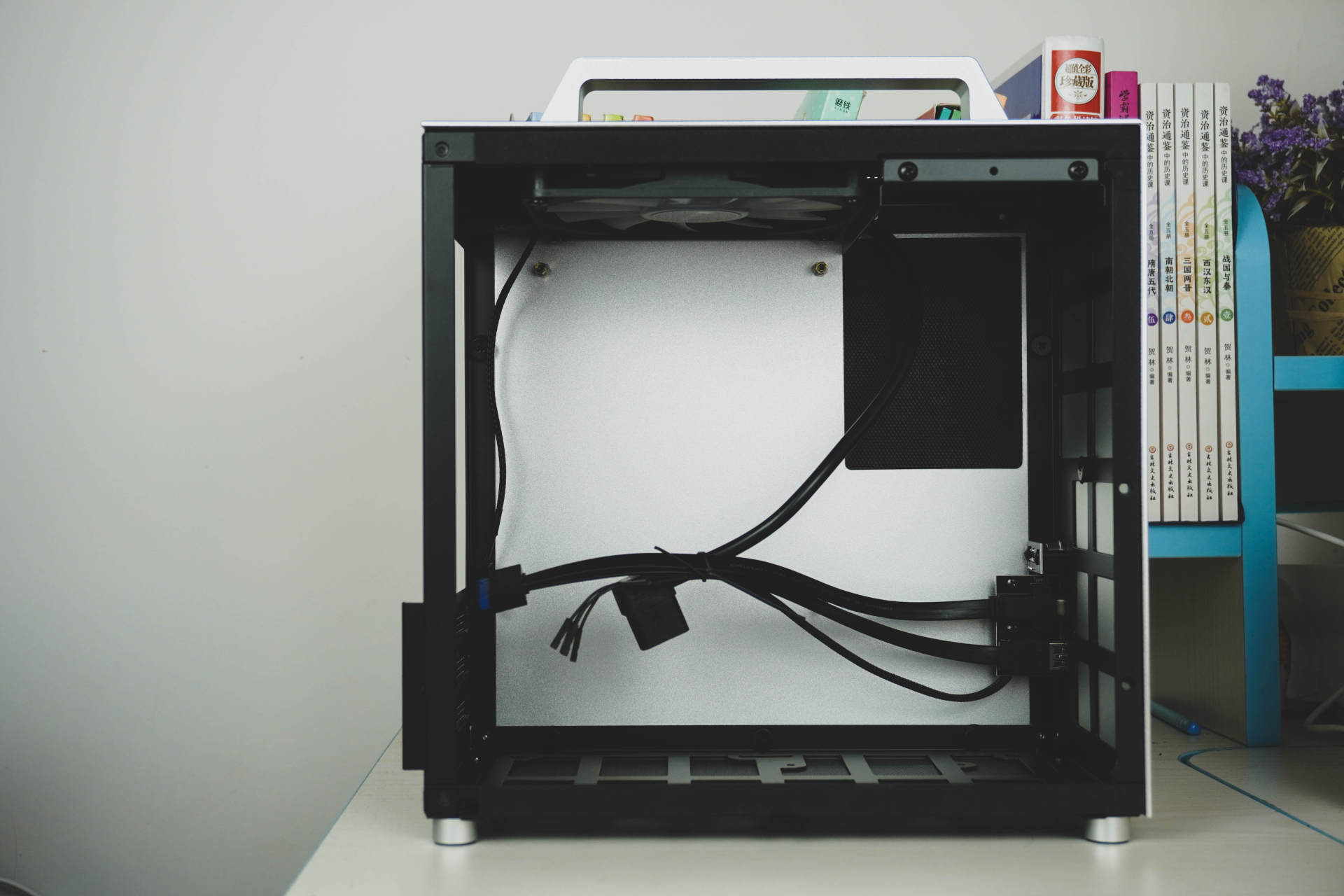 桌面空间太小怎么改造,台式机机箱越来越小