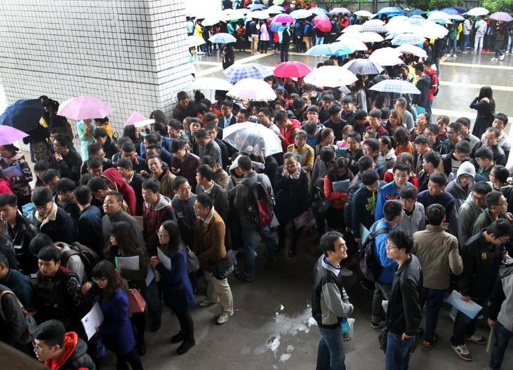 天呐！“强行装穷”的风都刮进央视了，几个亿的苦日子我不懂