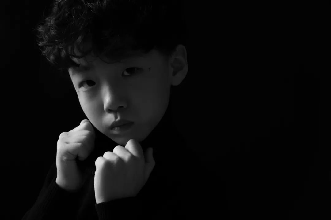 张尹俊｜受邀担任2022完美童模潍坊赛区形象代言人