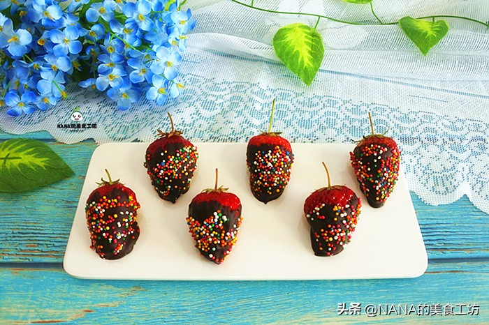 巧克力草莓，简单好吃零难度，超人气的情人节小甜品做起来~