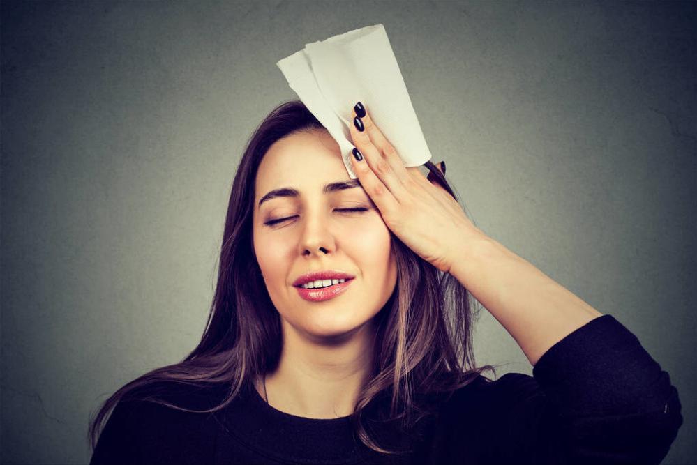 女人更年期是多少岁？做好这3件事，平稳度过更年期“这道坎”！