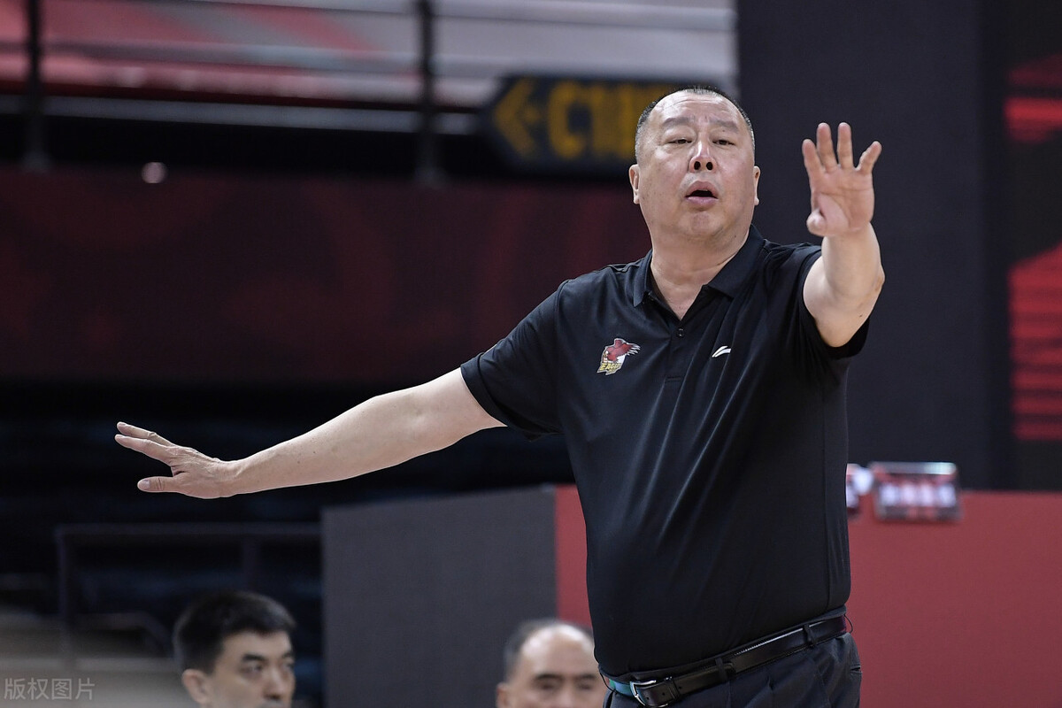 辽宁男篮第一次总冠军郭艾伦数据,郭艾伦当选中国男篮队长