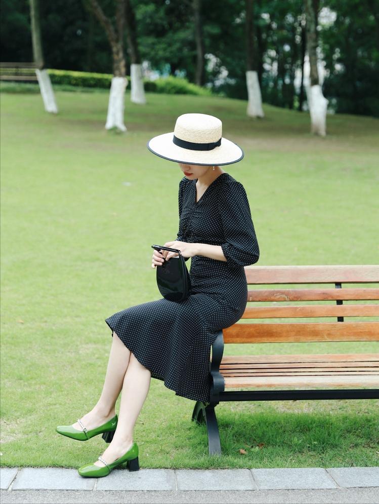 30岁女生穿什么牌子精致,30女人穿什么牌子衣服减龄