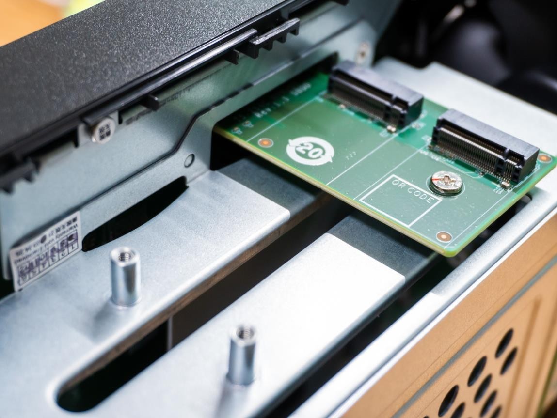 新手轻松玩转的NAS丨威联通TS-216+东芝N300开箱体验