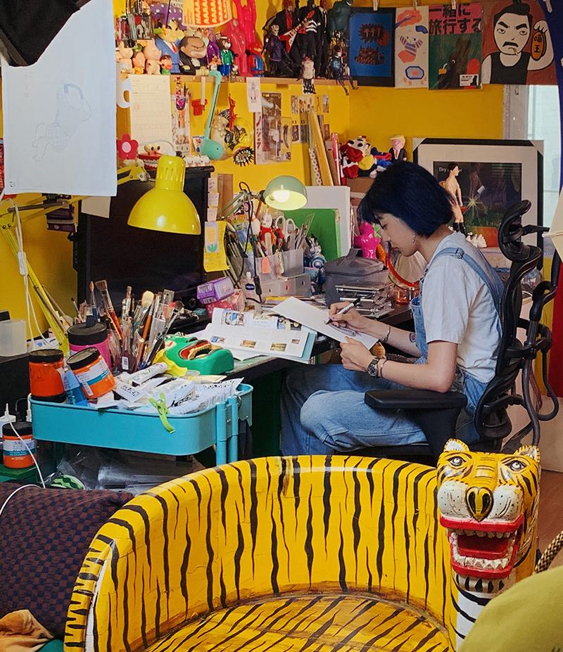 被甲方砸掉饭碗，她靠“最会搞颜色”的淘宝店逆袭，跟山寨杠到底