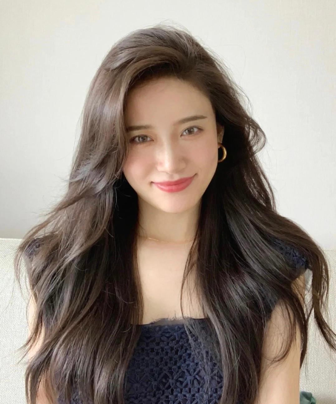 黄头发再染什么颜色能压住黄发,黄皮适合染什么颜色的发色显白