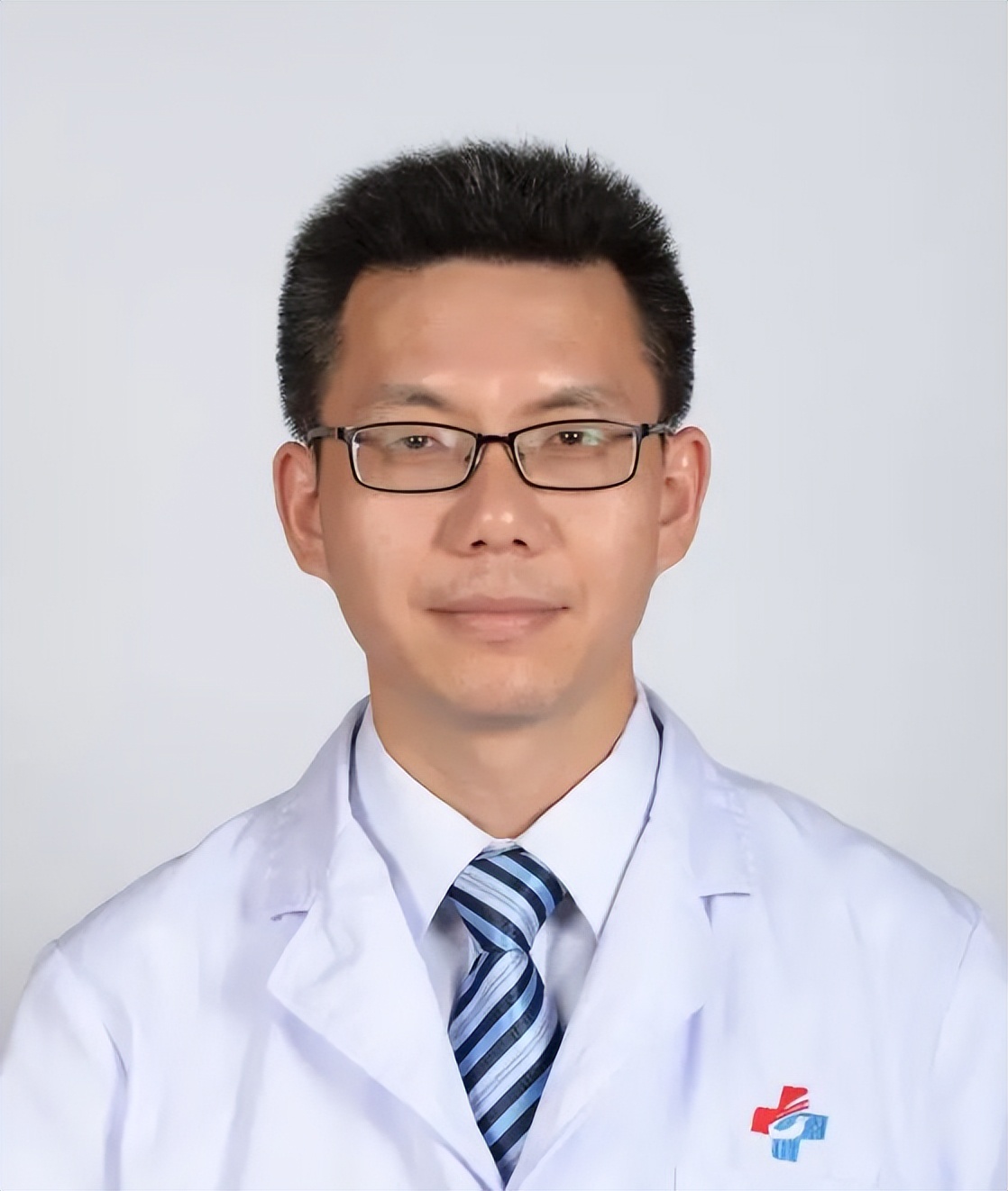 平板支撑怎么会后面腰痛,平板支撑时候后腰疼