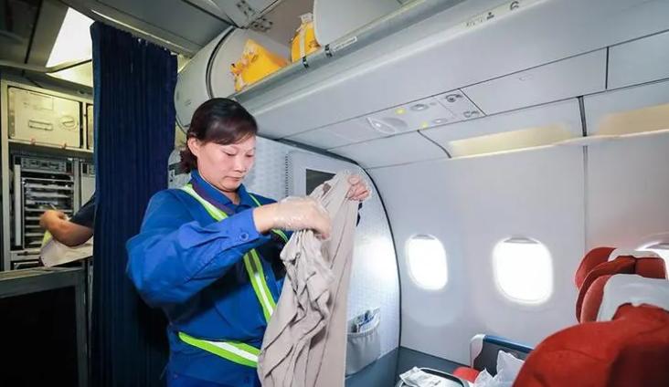 飞机上会提供哪些免费的东西,飞机上哪些东西是免费吃的