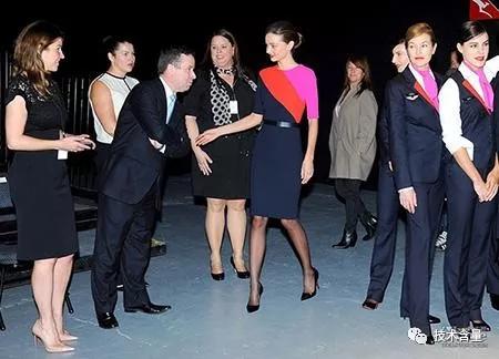 空姐制服每个年代的设计理念,中国国际航空空姐制服设计