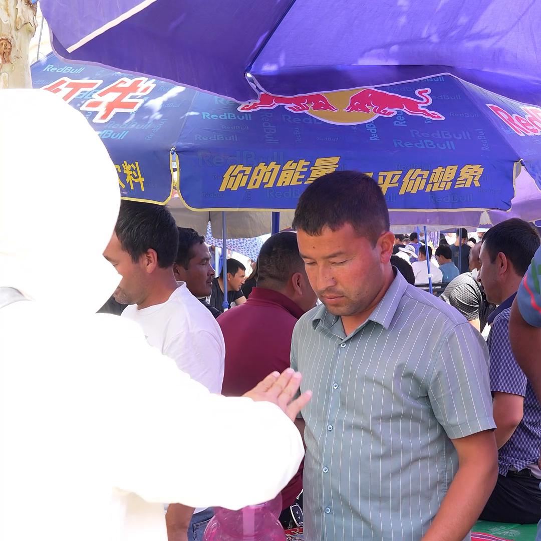 今天在市场阿达西实在太倔了,大家看看这个金包怎么样@D...