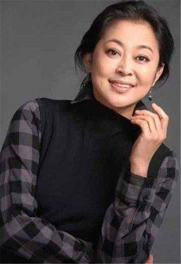 女明星扮嫩图片大全,扮嫩女明星年轻时