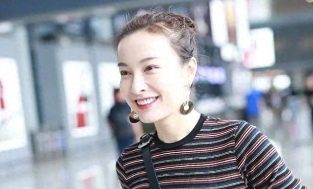 明星烤瓷牙发黑,明星烤瓷牙牙齿磨小后照片