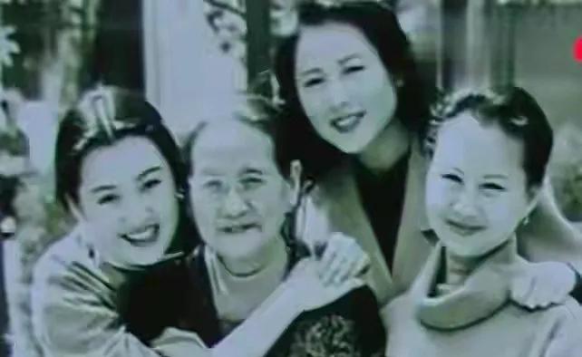 许晴和王志文谈过恋情,许晴曾经有多爱王志文