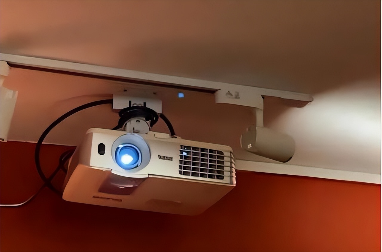 我国私人影院数量破万,为什么现在的情侣都喜欢去私人电影院?