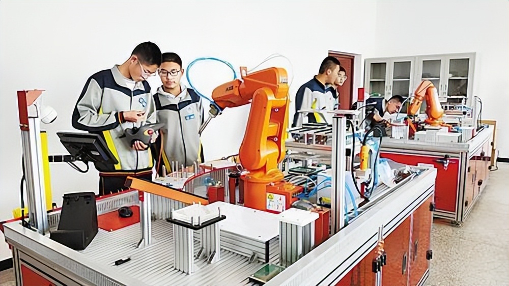 多措并举推动校企合作,校企协同育人为抓手深化校企合作