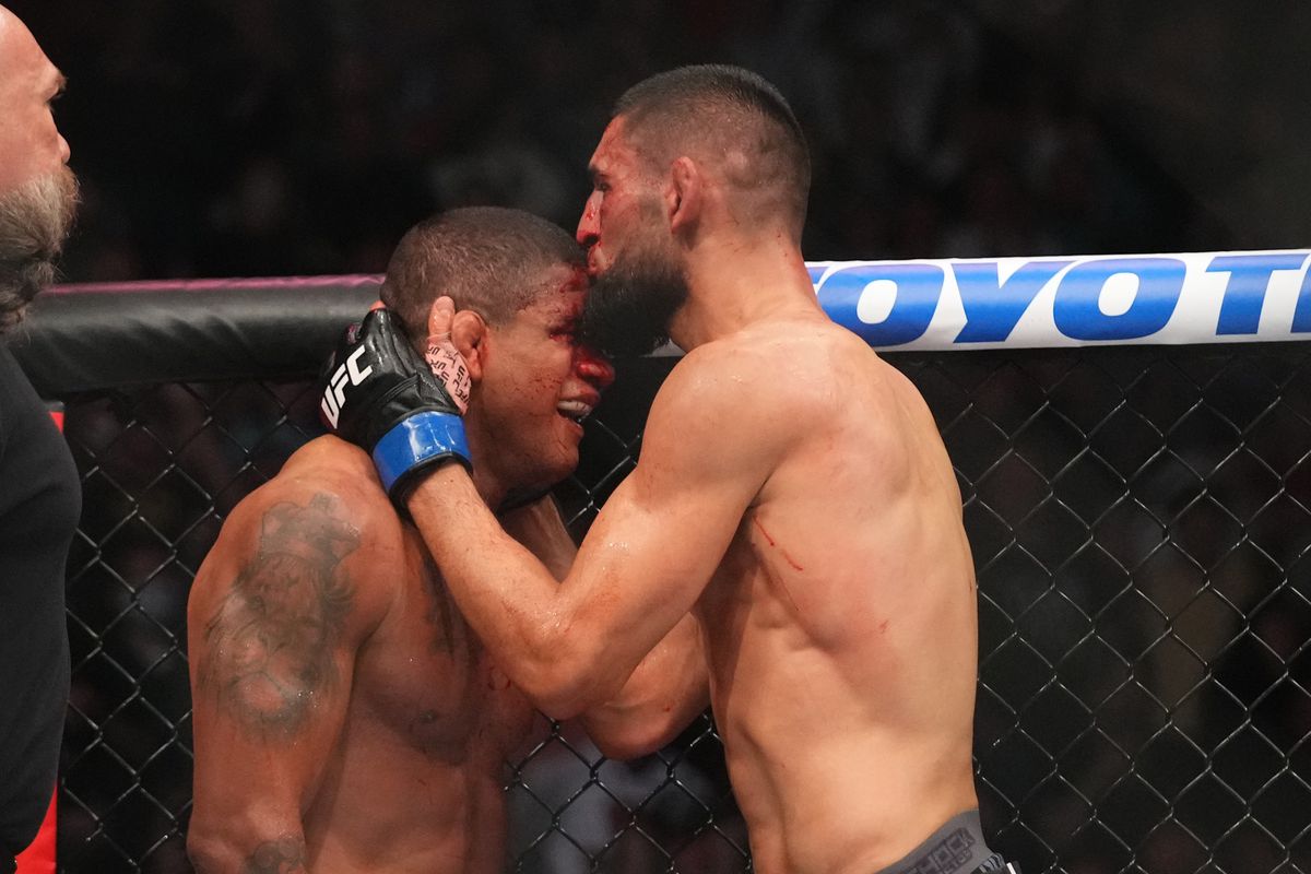 奇马耶夫战胜伯恩斯被嘘,奇马耶夫战胜伯恩斯直播