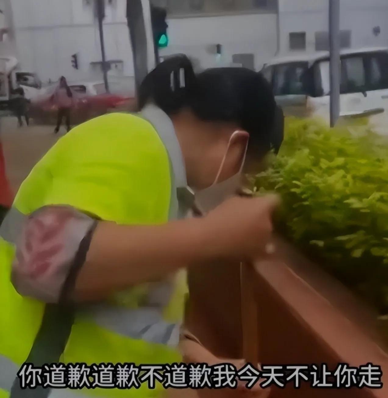 炸锅了！香港接连发生辱骂内地游客和分裂国家事件