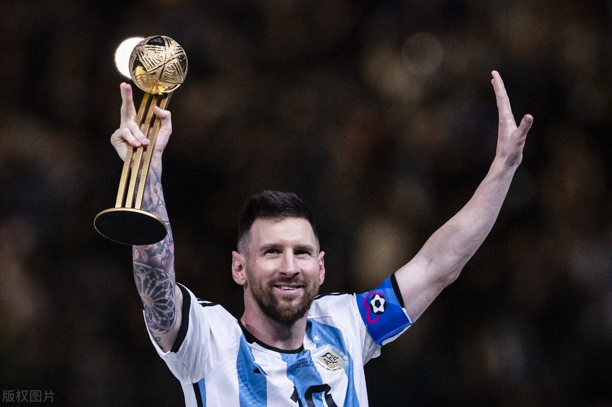 阿根廷球迷说梅西是他们的骄傲,阿根廷球员都是怎么评价梅西的