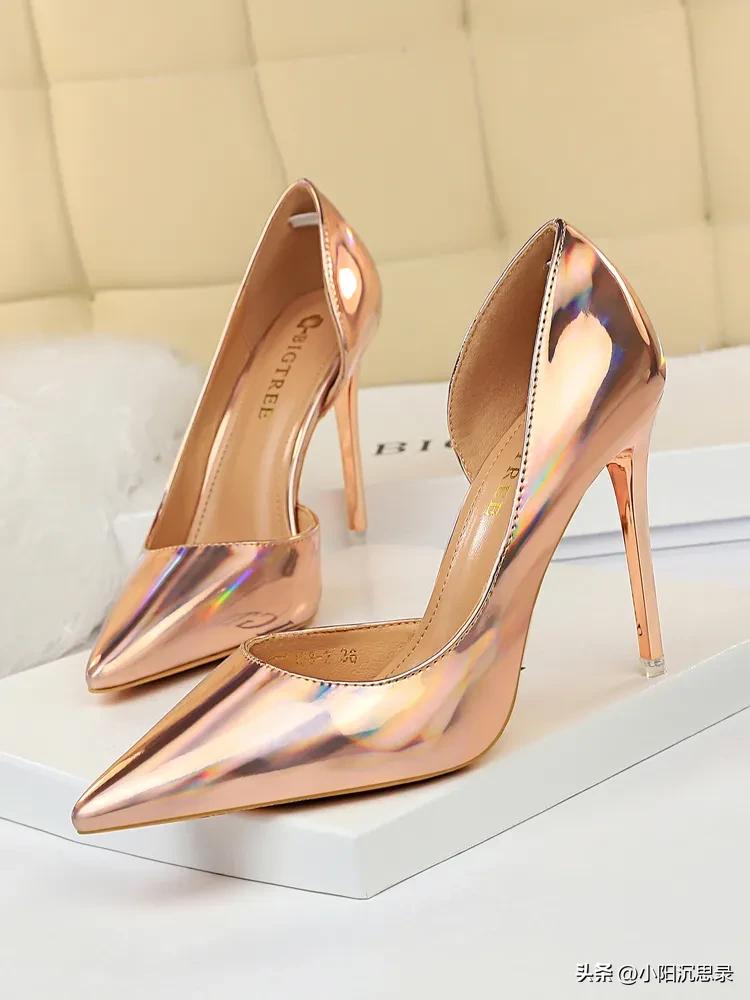 达芙妮高端品牌鞋子最新款女款,鞋子女款卓诗尼达芙妮