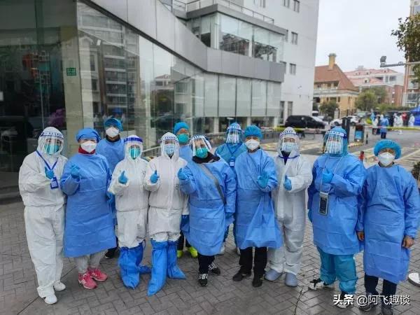 上海疫情下，1个人7个小时给41栋楼居民，送超1吨包裹。最美逆风