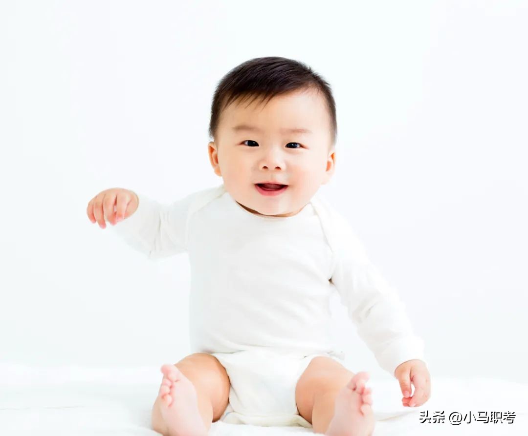 月嫂和妇幼保健员有什么区别,月嫂的初级证书和高级证书的区别