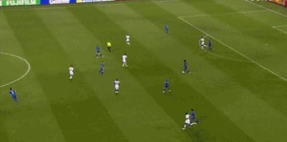 连续无缘世界杯的残酷事实是否让人更怀念02与06年的蓝衣军团？