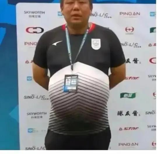 球都吃肚子里去了，还带队踢个球