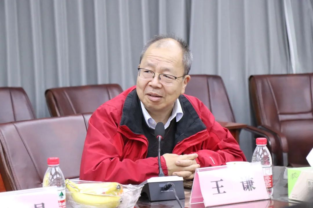 人大、北航、瑞中、淮中产学研校友联盟领导和专家来淮中考察交流