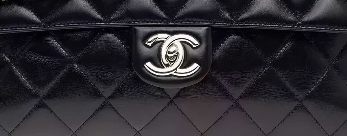 香奈儿鱼子酱的大球皮是什么皮质,香奈儿cf小号皮质是硬的还是软的